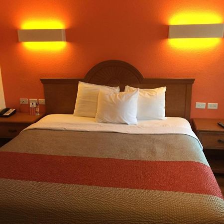 Fairbridge Inn Express North Lima Zewnętrze zdjęcie